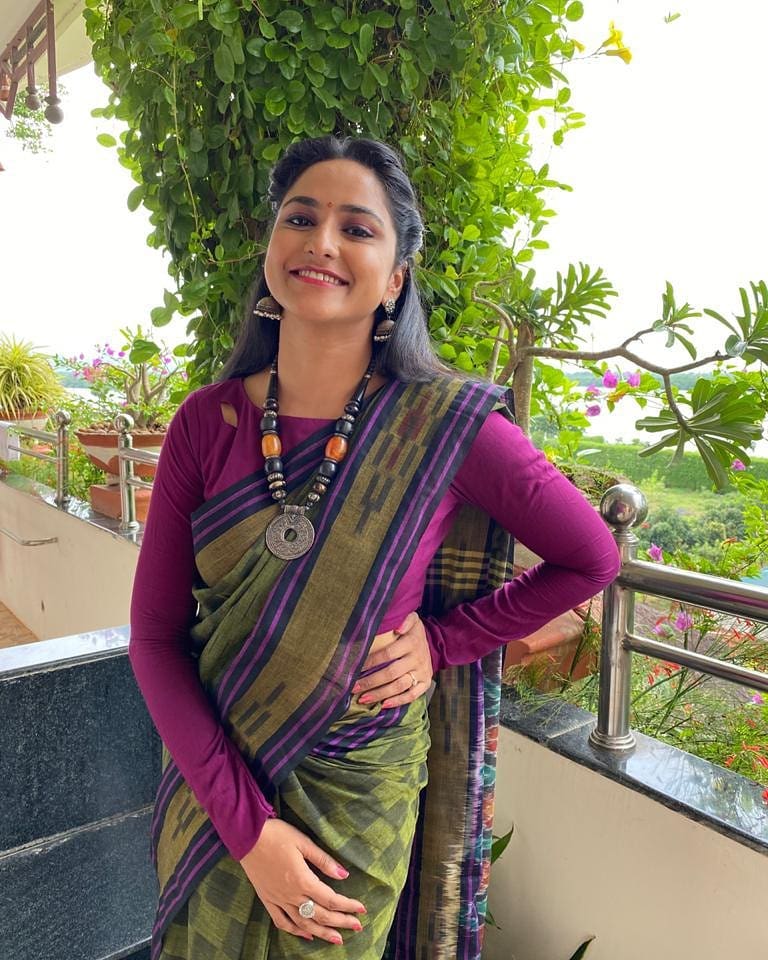 Zee Telugu Tv Anchor Kasi Annapurna In Green Saree Blouse